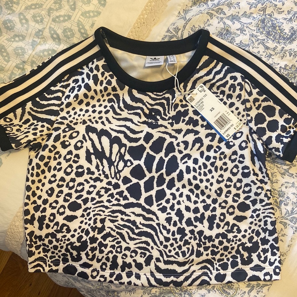 New with tags women adidas cropped t shirt size xs